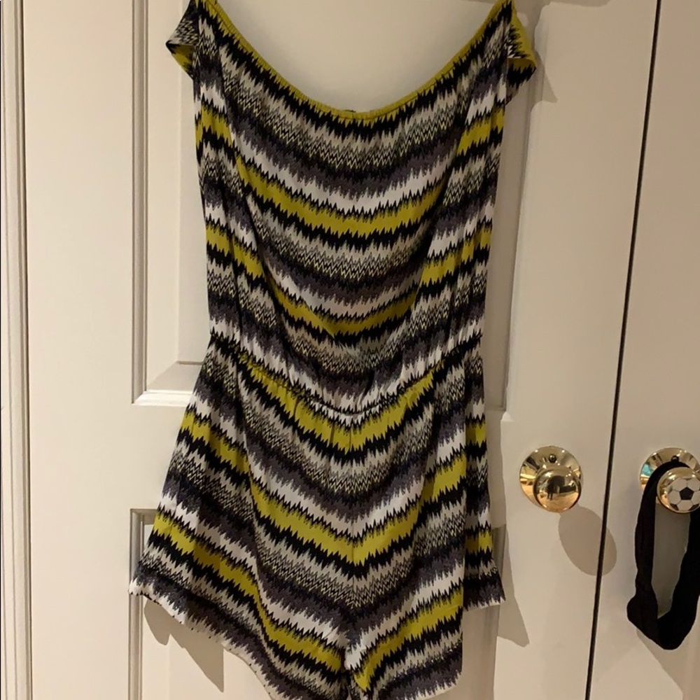Karina Grimaldi Yellow and Black Romper Size Sm - Picture 3 of 3